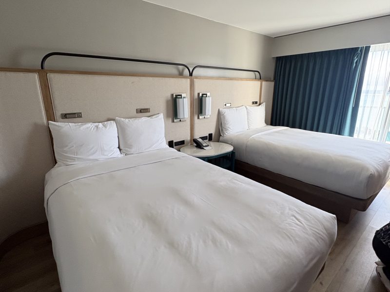 괌 크라운 플라자 리조트 룸컨디션 – 2 Double 오션뷰, 1 King 2 Double 프리미엄